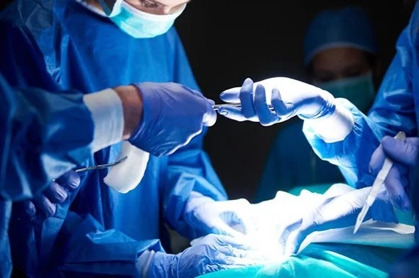 Nguoi phu nu tu vong sau 2 thang nang mui hinh anh