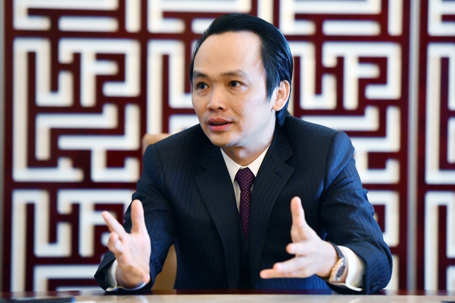 Cong an noi gi ve thong tin ong Trinh Van Quyet bi hoan xuat canh? hinh anh