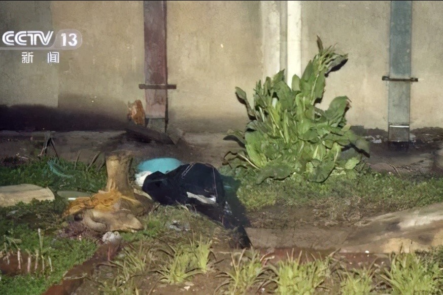 Giet nu sinh dai hoc anh 1