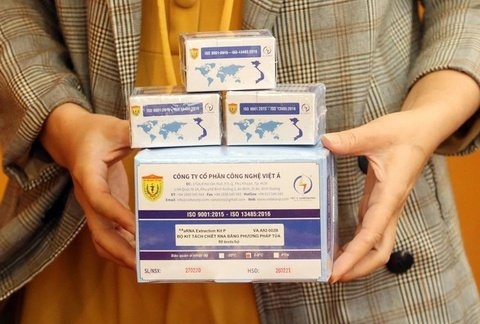 Can bo y te lien quan Viet A anh 1