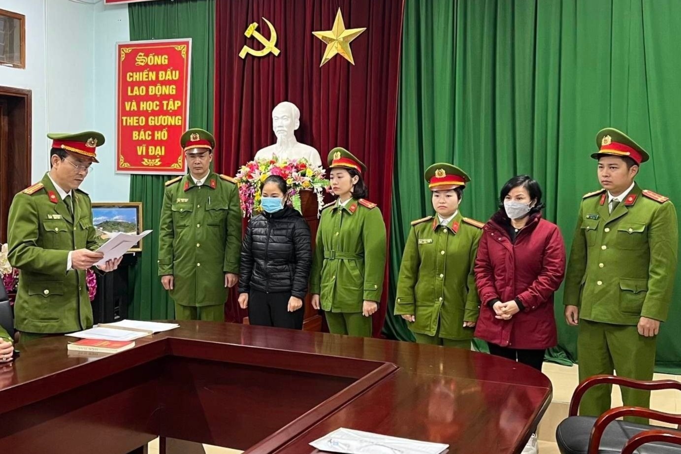 Nguyen pho giam doc CDC Ha Giang bi bat trong vu Viet A hinh anh