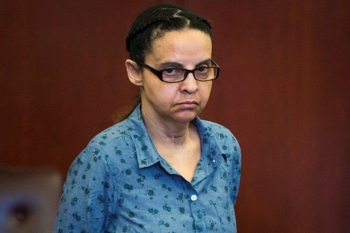 Bao mau sat hai 2 tre nho trong can ho cao cap o My hinh anh