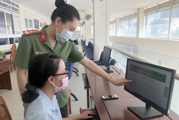 Nhung ai duoc mien le phi dang ky thuong tru, tam tru tu ngay 5/2 hinh anh