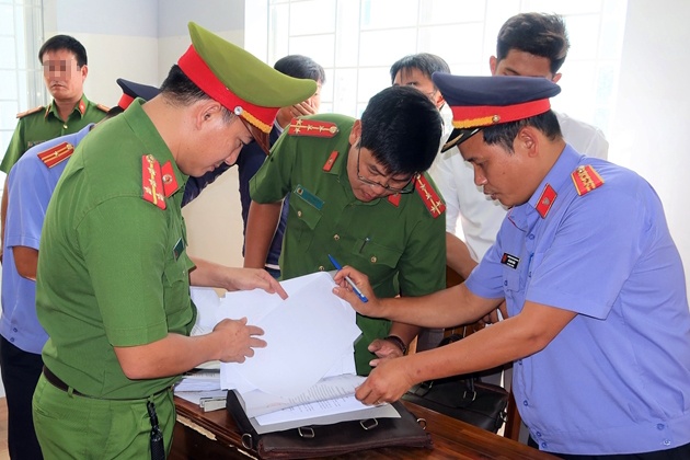 Bat giam giam doc lua dau thau chiem doat 4,7 ty dong hinh anh