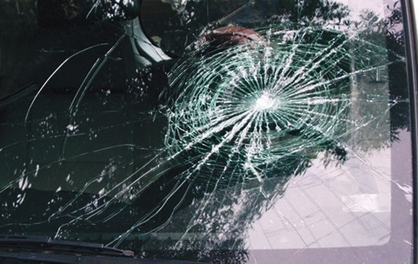 Dieu tra vu dap xe Mercedes tai chung cu o TP.HCM hinh anh