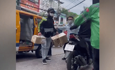 Canh sat quat nga ke van chuyen ma tuy 'nuoc vui' hinh anh