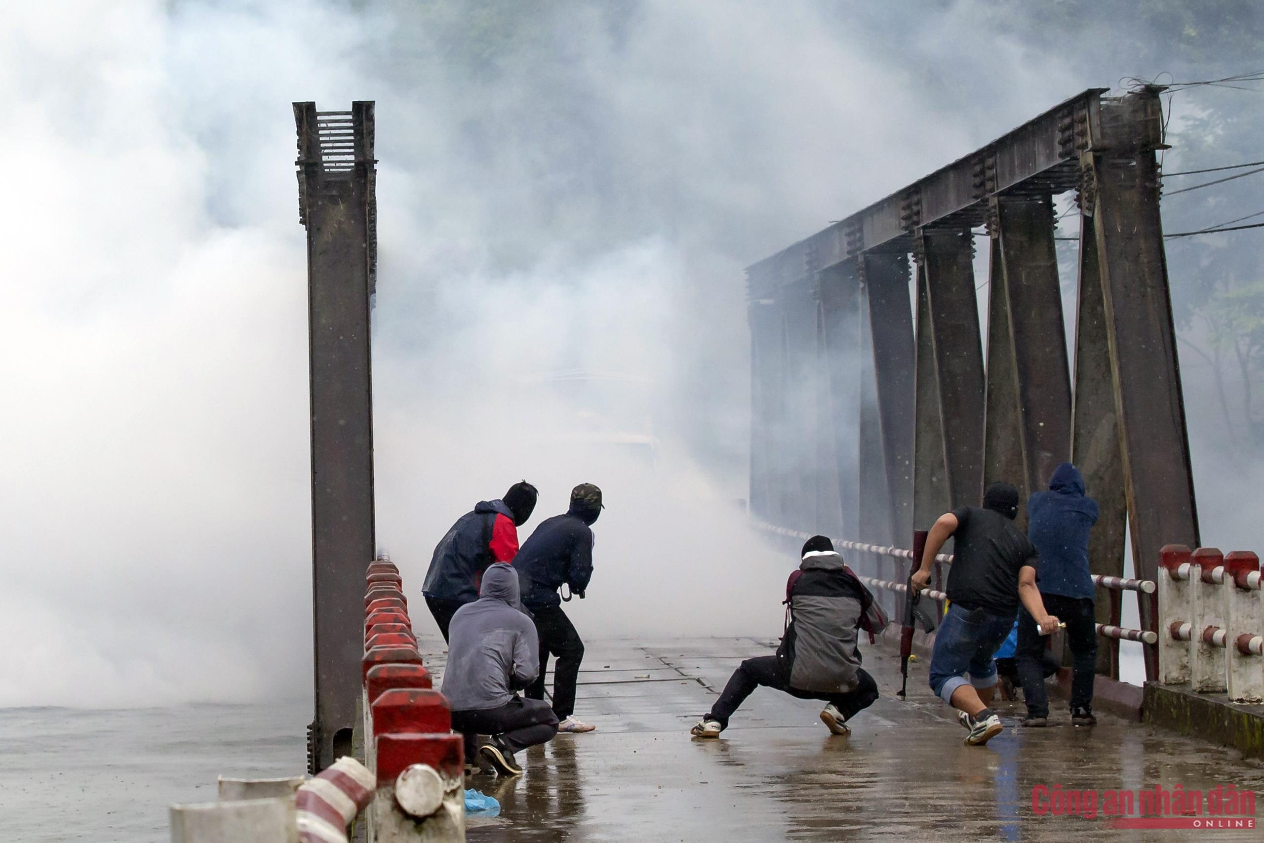 Dien tap chong khung bo anh 7