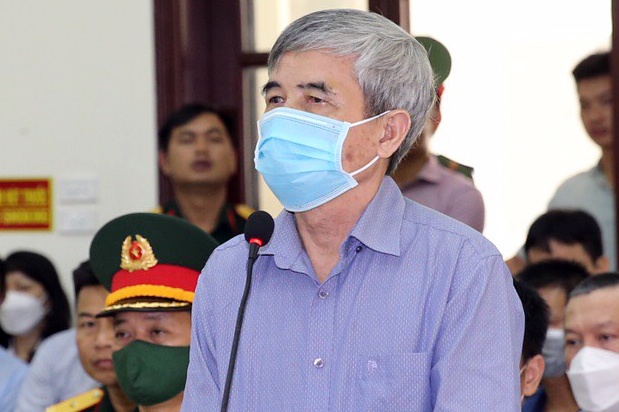 Trum buon lau khai bi cuu dai ta bien phong de doa vi giam tien hoi lo hinh anh