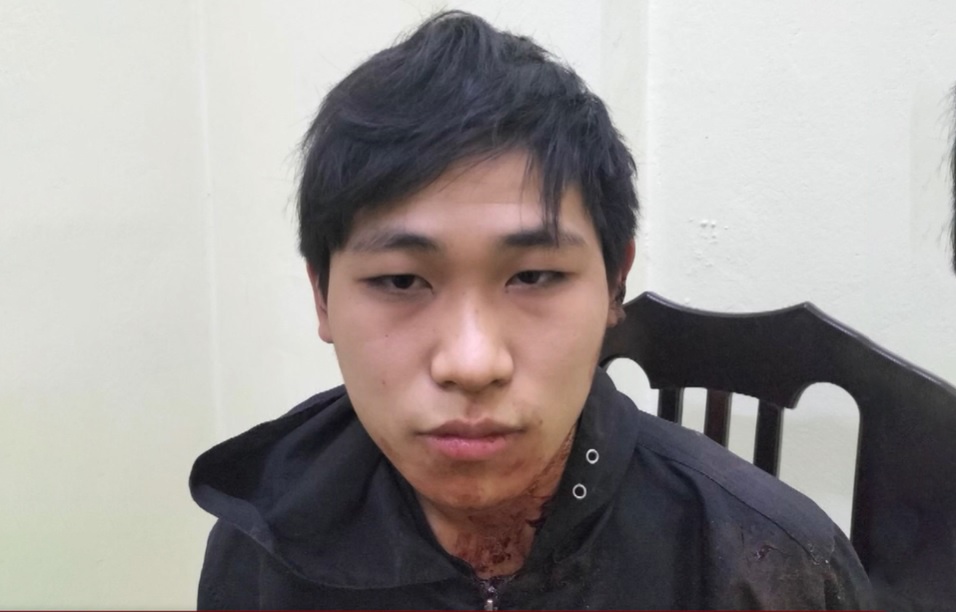 Nam thanh nien chan duong, sat hai ban gai cu hinh anh