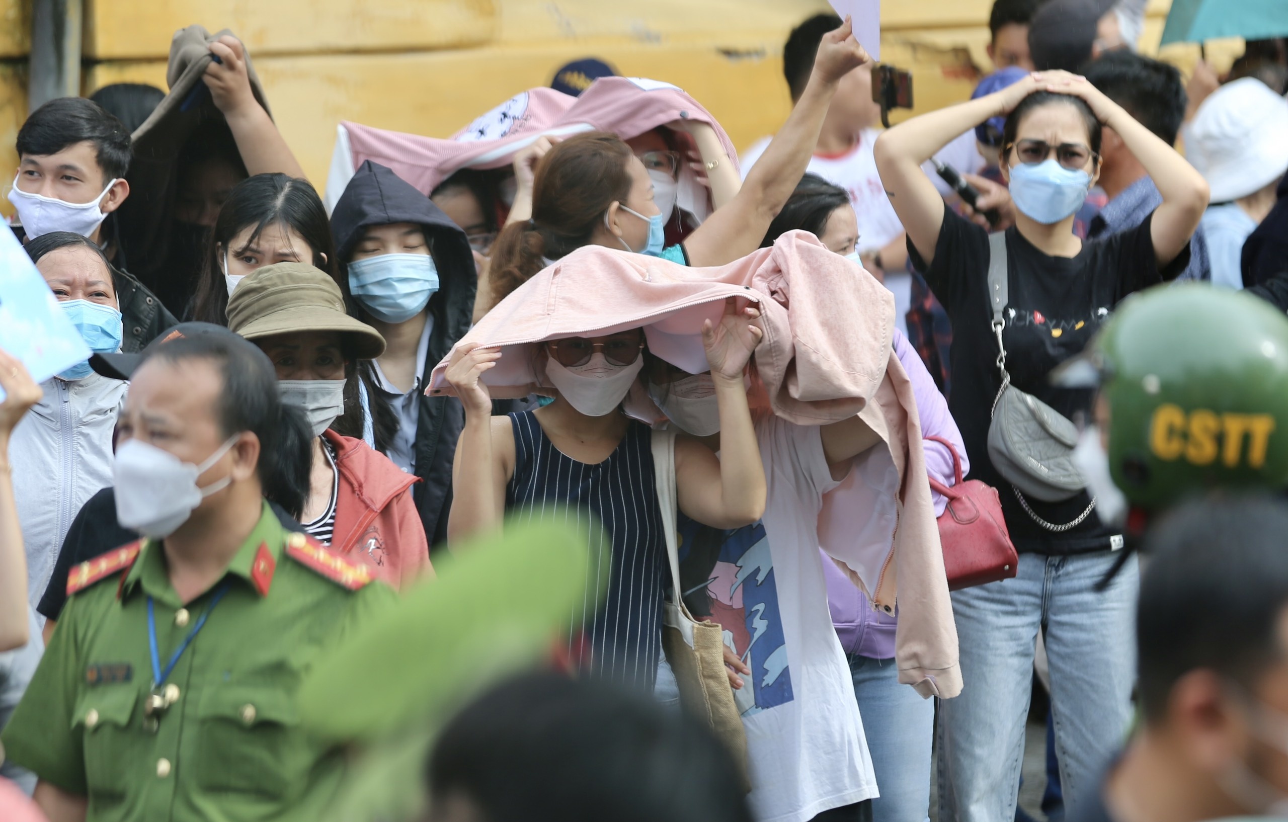 Xu vu bao hanh be gai 8 tuoi anh 3