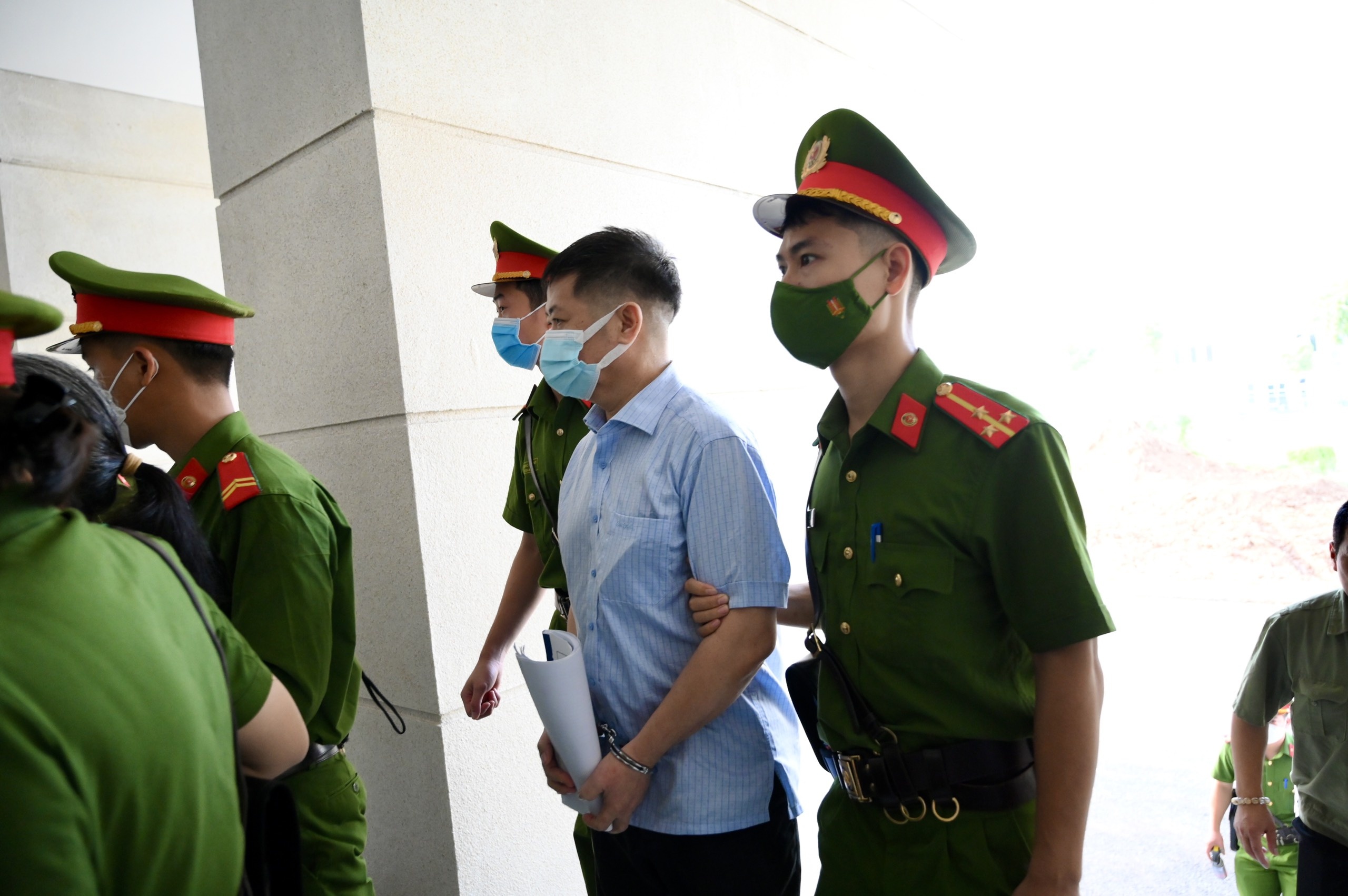 Xet xu Bi thu Binh Duong anh 4