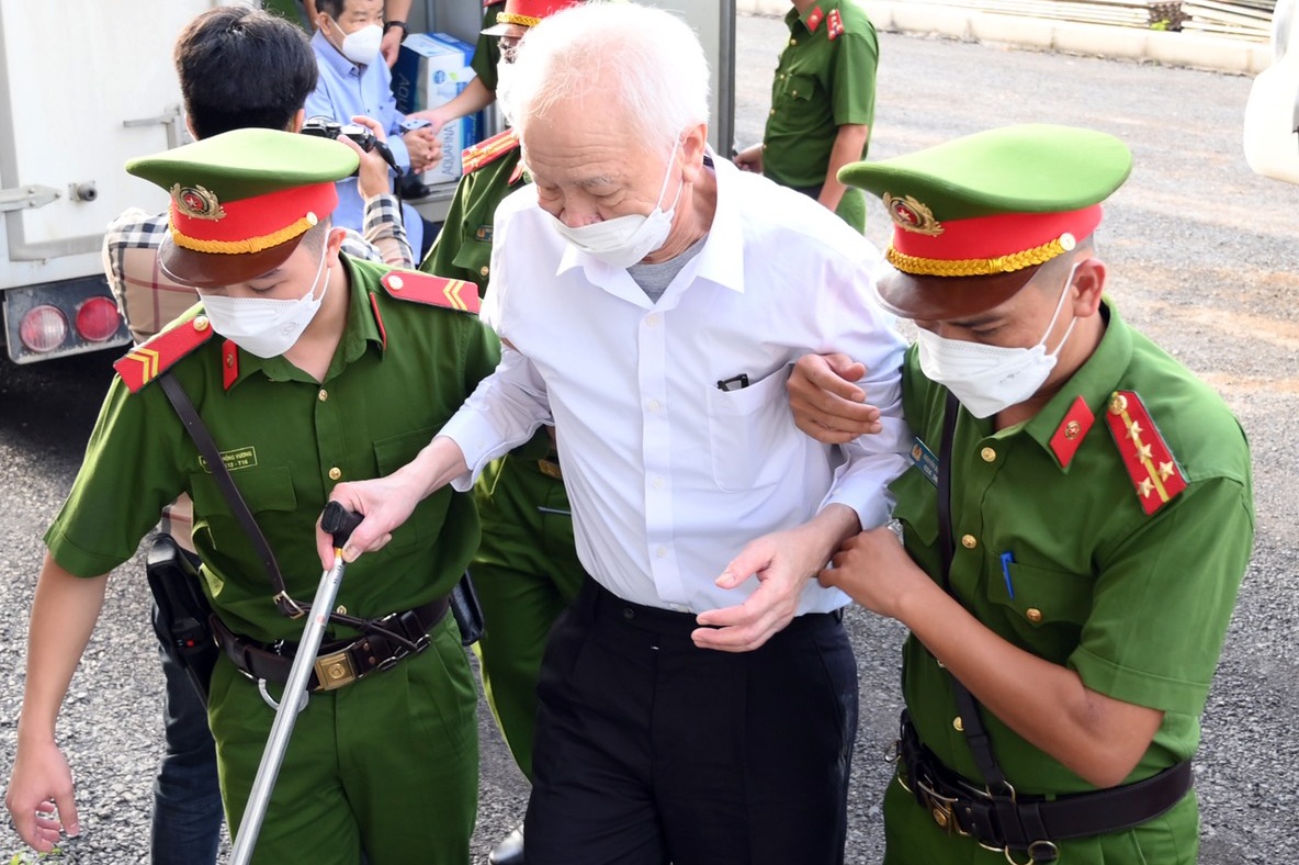 VKS noi ve dong co cua dai gia Binh Duong trong vu thau tom dat vang hinh anh