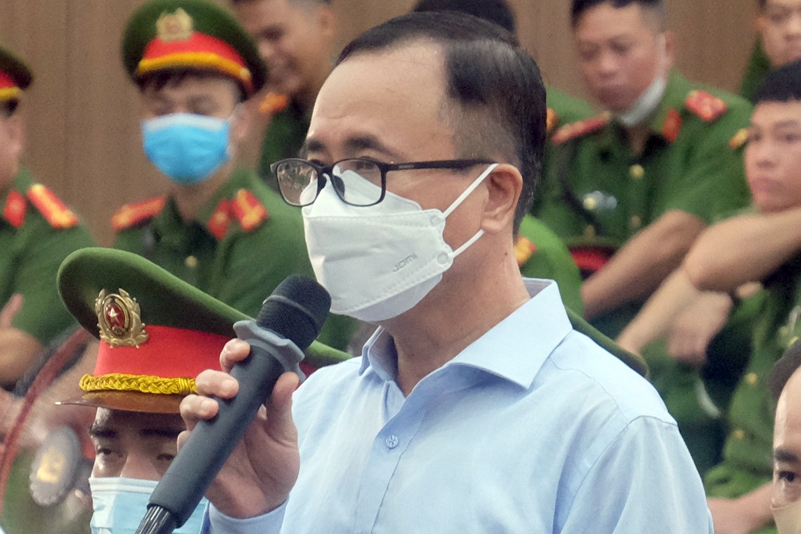 Cuu Bi thu Binh Duong khai khong bao che sai pham vu ban re 'dat vang' hinh anh