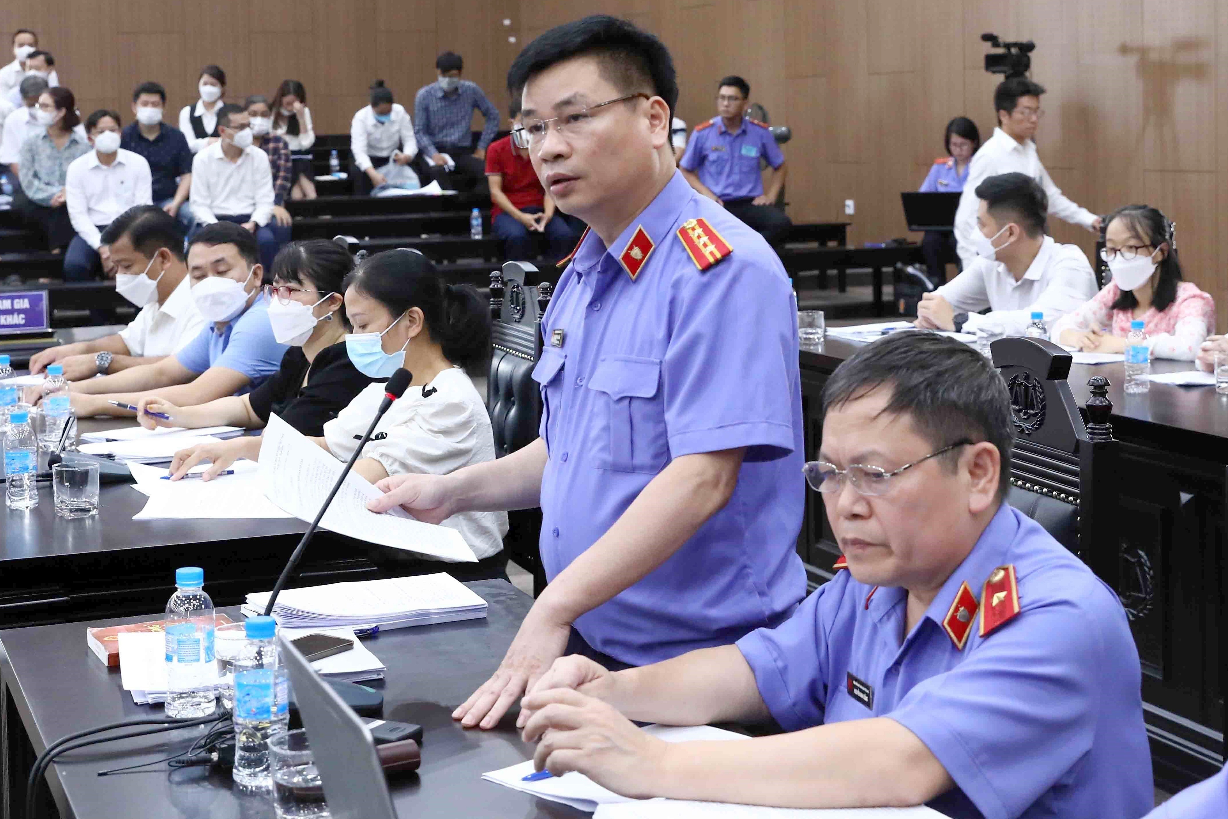 VKS Ha Noi: Cha con dai gia Binh Duong tham o 815 ty dong hinh anh