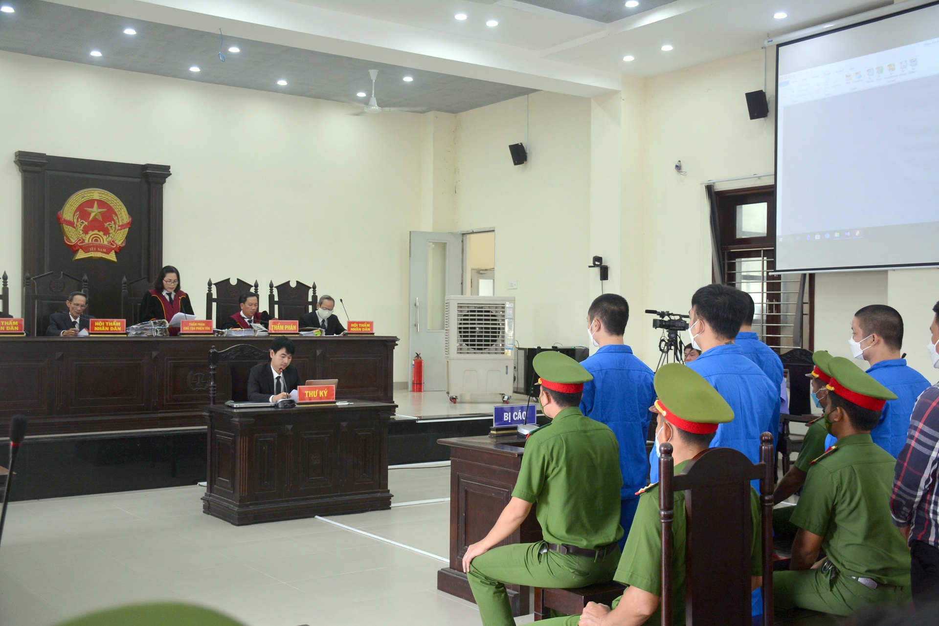 Nội quy phiên tòa ảnh 1 Noi quy phien toa anh 1