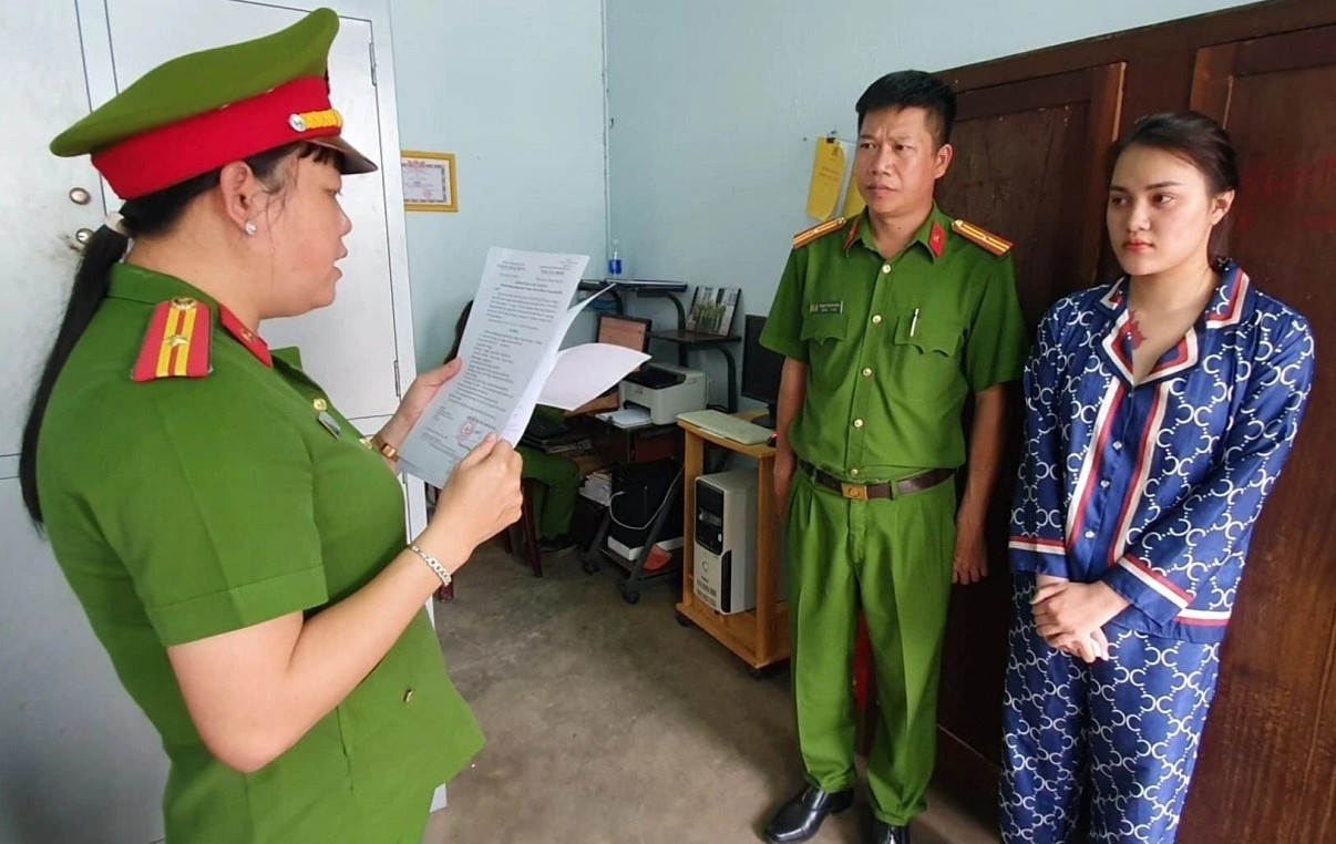 Thieu nu 17 tuoi bi dieu tra ve toi giet nguoi hinh anh