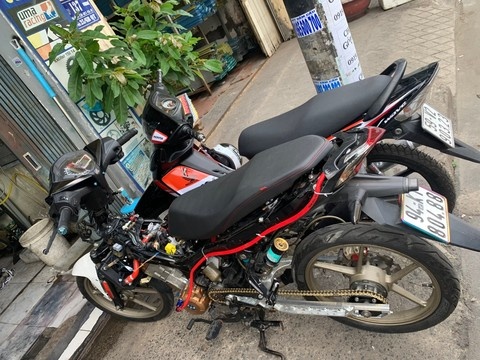 Cong an TP.HCM dot kich hang loat lo nghi do che xe cho quai xe hinh anh