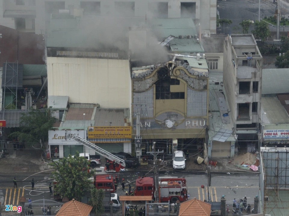 Chay quan karaoke anh 1