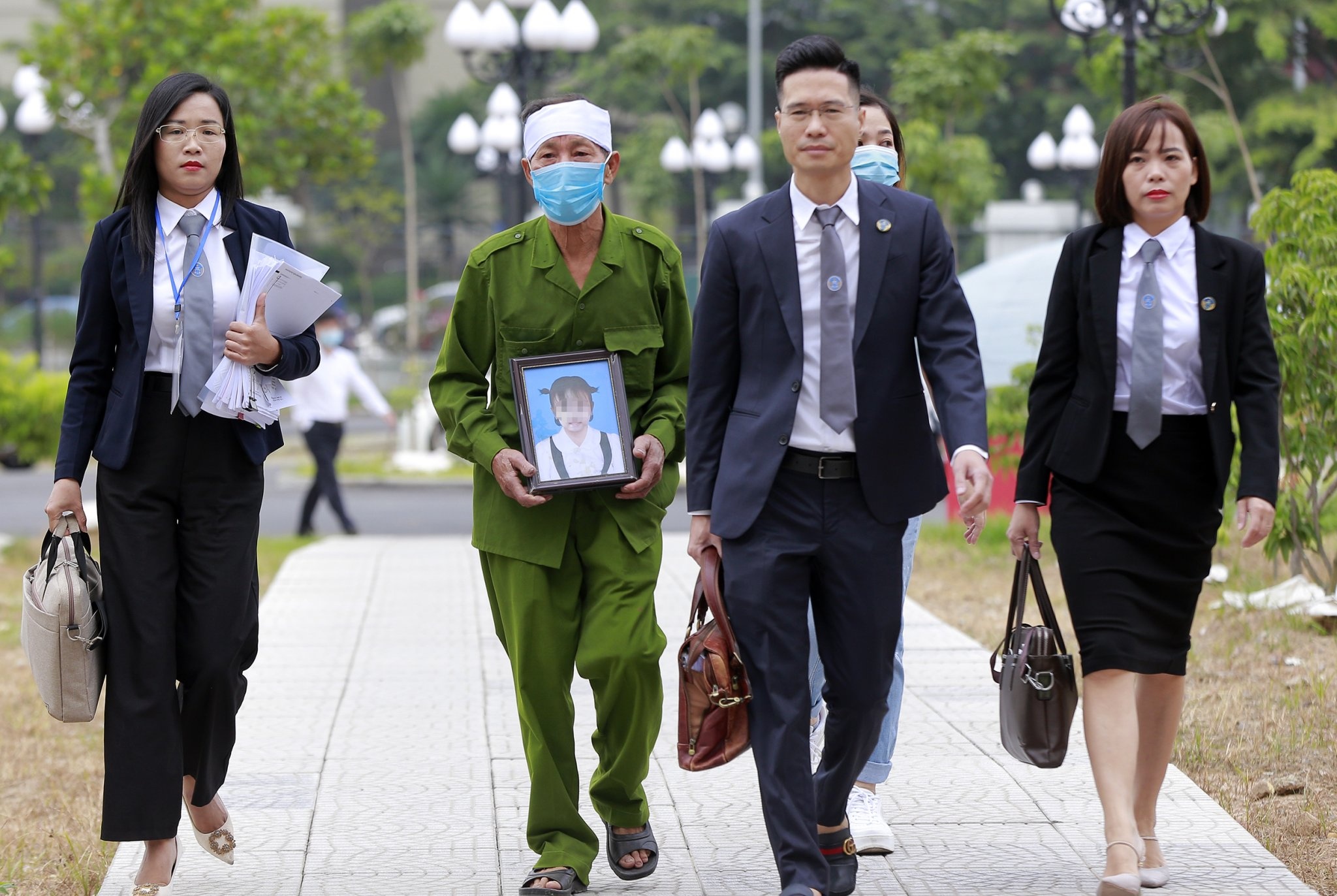 Nguyen Trung Huyen anh 2