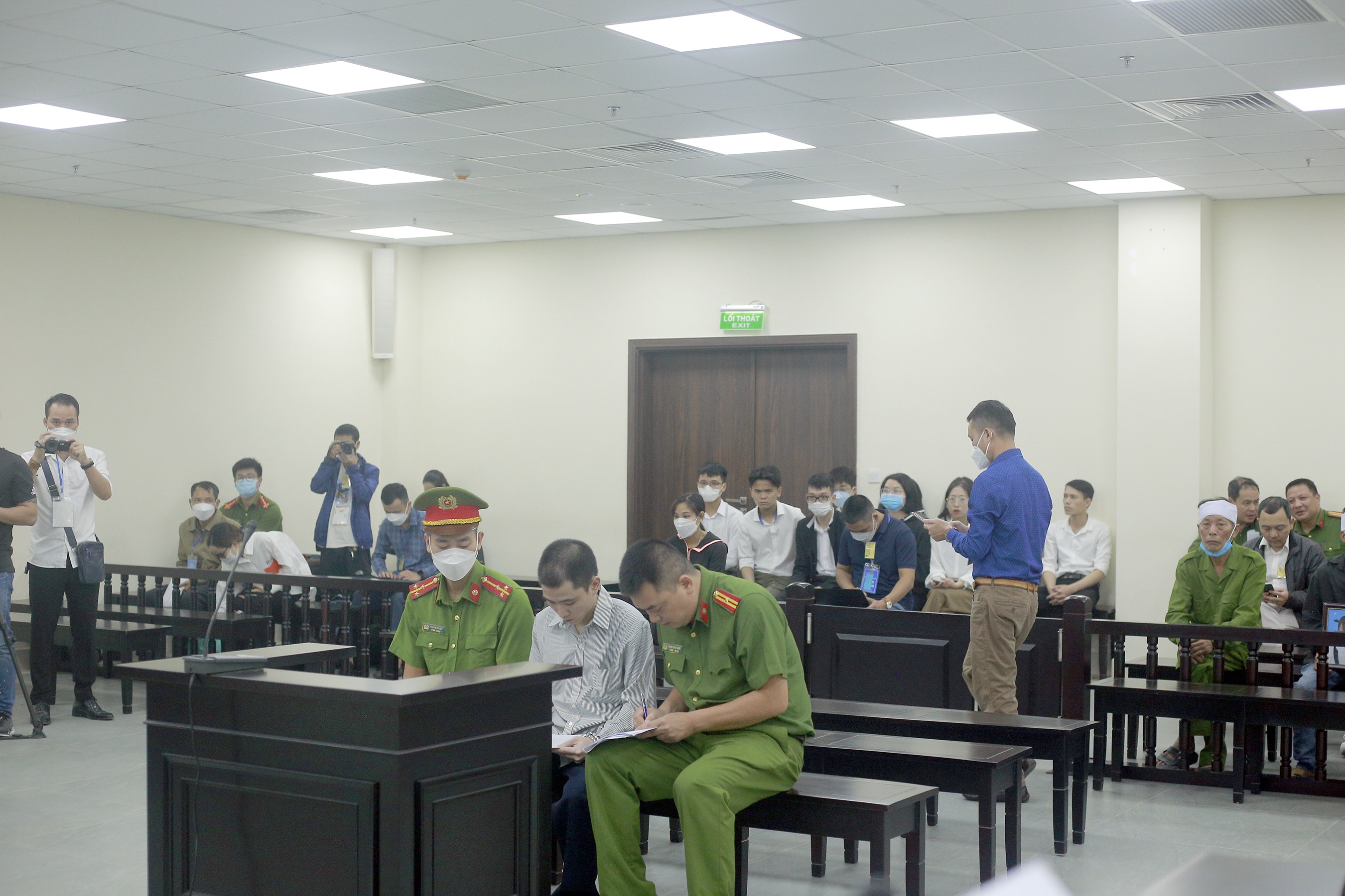 Nguyen Trung Huyen anh 9