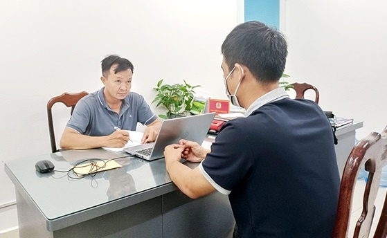 Vu lua dao gan mot ty dong hinh anh