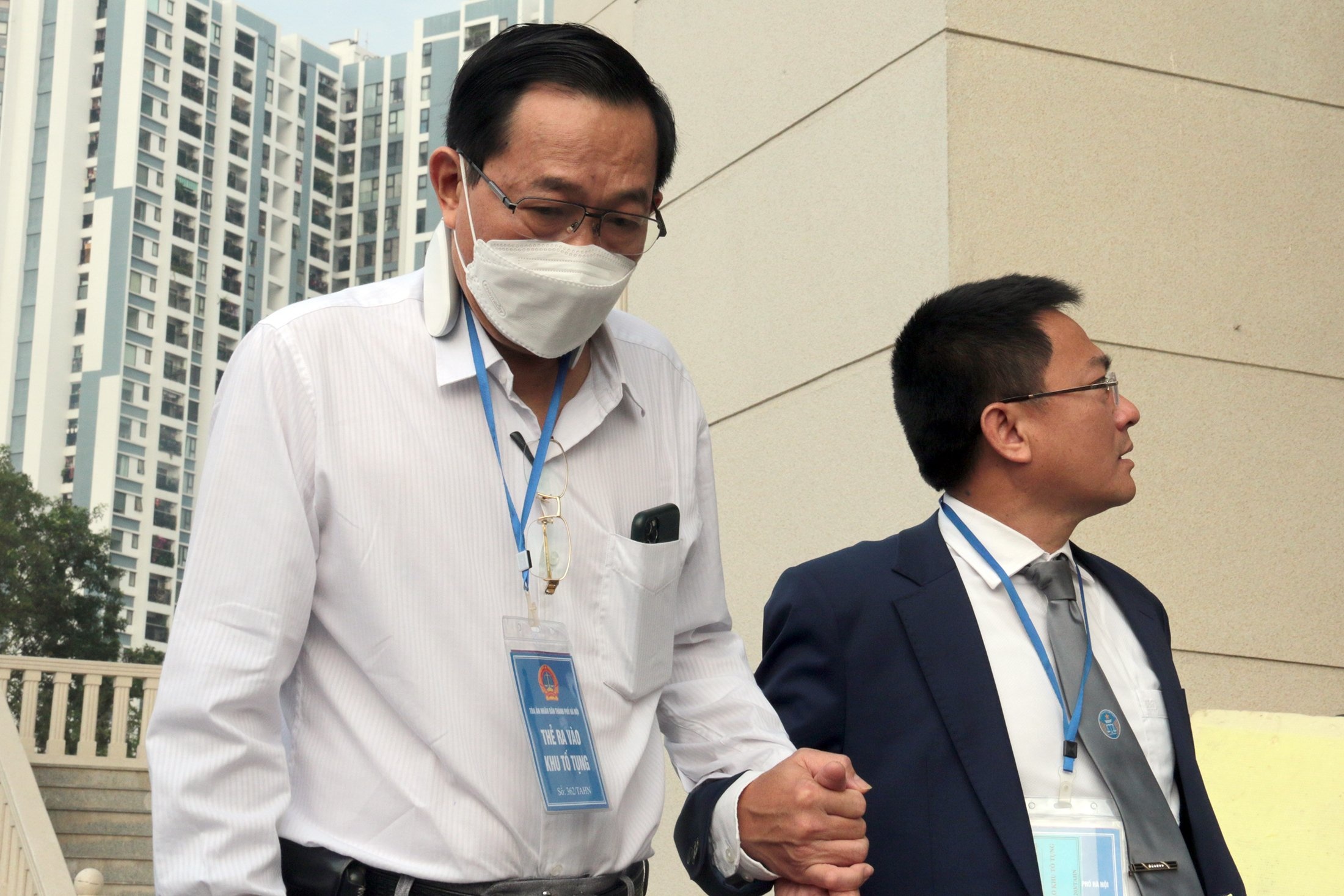 Cuu Thu truong Bo Y te Cao Minh Quang chong gay den toa hinh anh