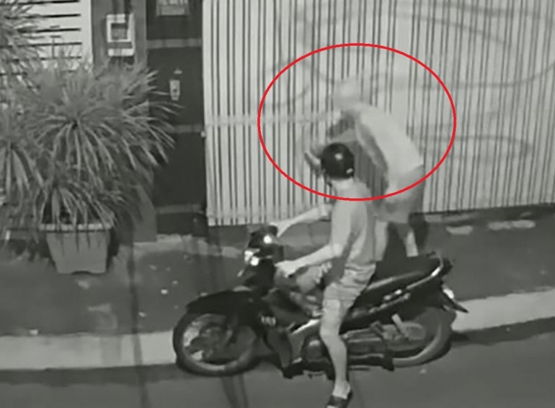 Tra lai gap ruoi tien goc van bi 'khung bo' doi no hinh anh