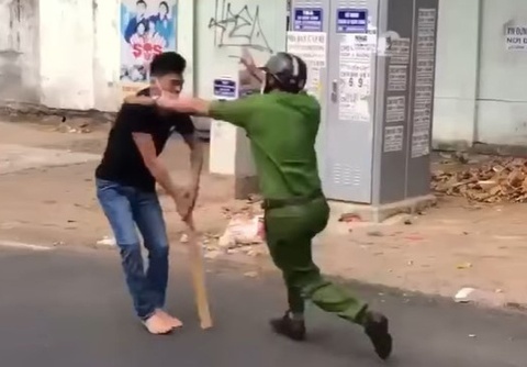 Pho truong cong an phuong o Thanh Hoa bi chem hinh anh