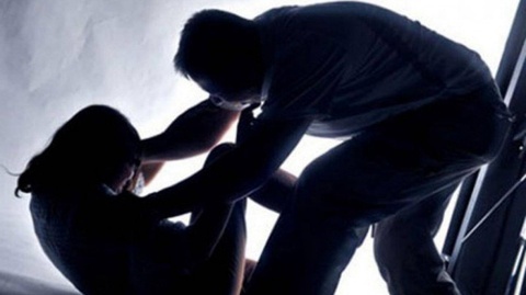 Nguoi dan ong bi bat sau 34 nam bo tron hinh anh