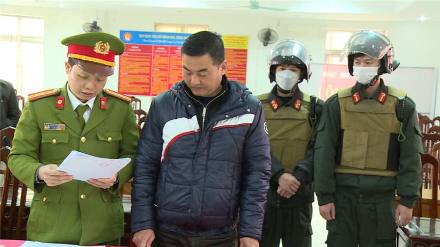 8 nguoi bi bat do lien quan sai pham dang kiem o Thai Binh hinh anh