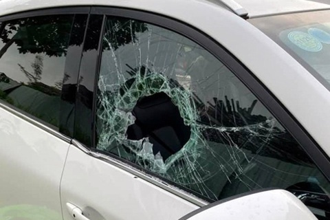 Dap vo kinh hang loat oto lay tien tieu Tet hinh anh