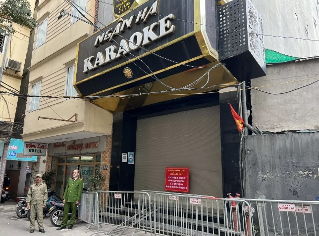 Karaoke thoát y ảnh 1 Karaoke thoat y anh 1