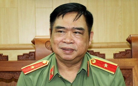 Thieu tuong Do Huu Ca bi dinh chi sinh hoat Dang hinh anh