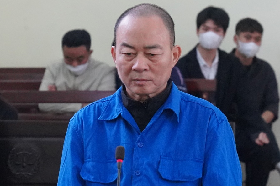 Phat tu tai xe vi pham nong do con, vat nga CSGT hinh anh