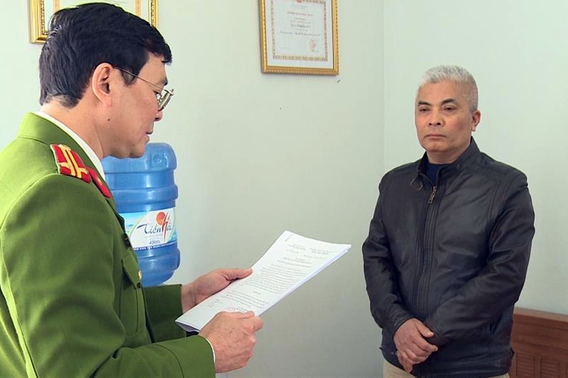 Nhom dang kiem thuy noi dia bi cao buoc nhan hon 120 trieu dong hinh anh