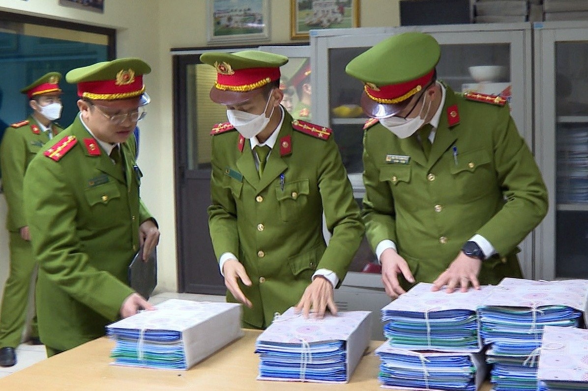 73 cong ty cau ket voi cac trung tam dang kiem de truc loi hinh anh