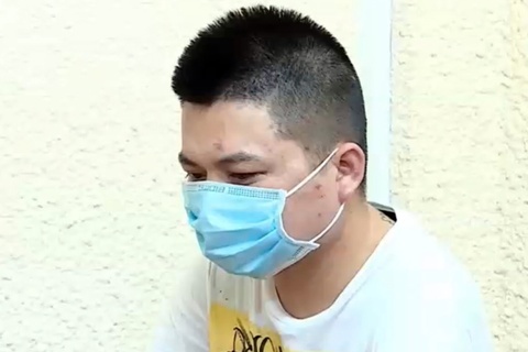 Nhom tin dung den ghep anh nan nhan vao quan tai de doi no hinh anh