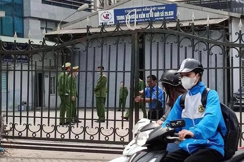 Kham xet them mot trung tam dang kiem o Ha Noi hinh anh