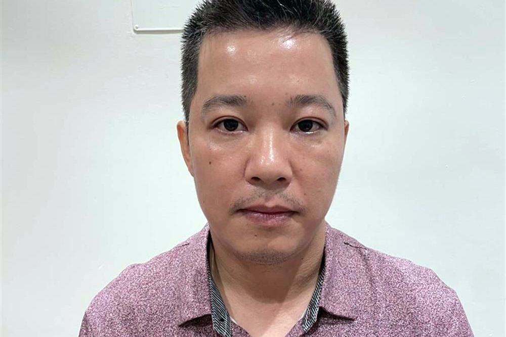 Them giam doc bi bat tam giam trong vu chuyen bay giai cuu hinh anh