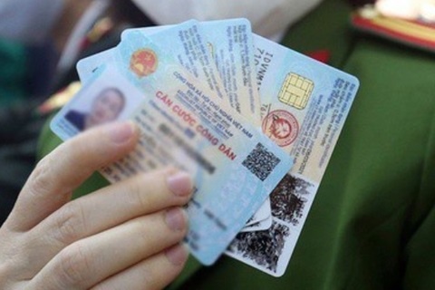 Ba xa phuong dau tien cap xong CCCD gan chip hinh anh