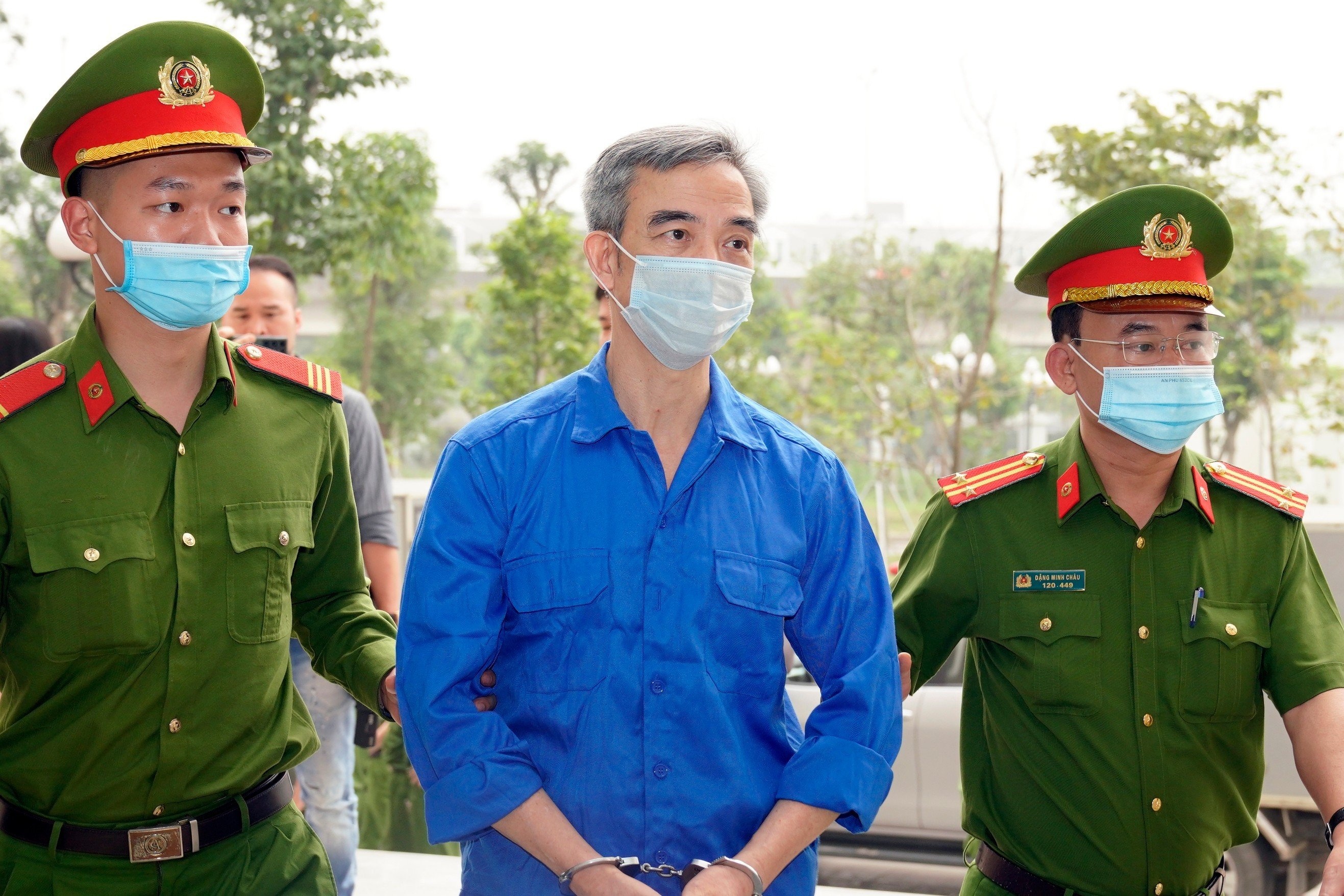 Ong Nguyen Quang Tuan hau toa vu thong thau o Benh vien Tim Ha Noi hinh anh
