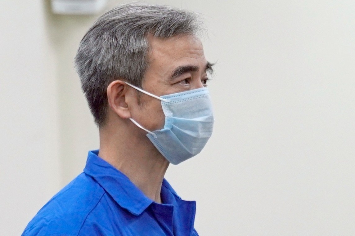 Ong Nguyen Quang Tuan khai ve viec nhan 10.000 USD hinh anh