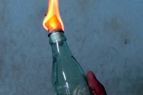 Dung bom xang, ma tau ruot duoi nhau tren pho hinh anh