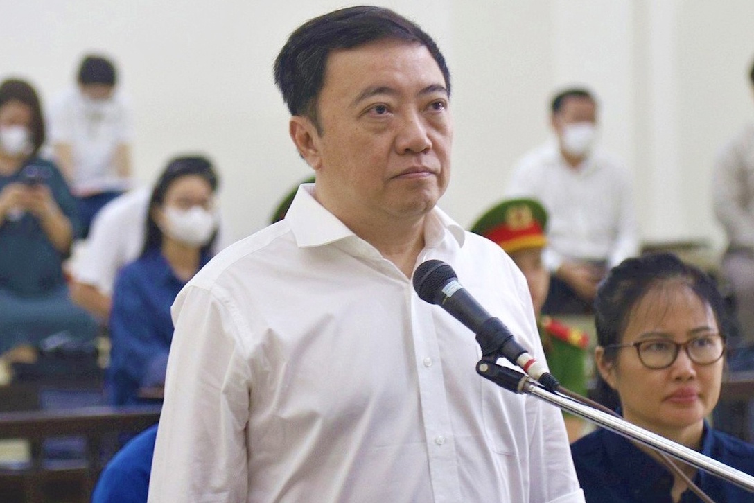 Cuu giam doc So Y te Dong Nai duoc giam an trong vu AIC hinh anh