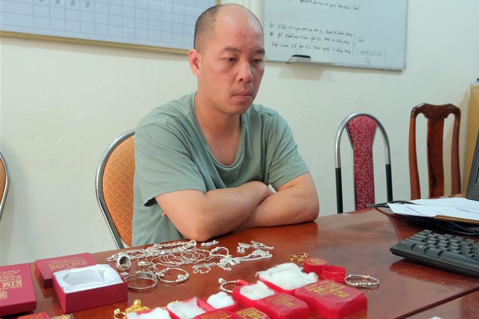 Cho thue tai khoan ngan hang, giao dich gan 980 ty dong hinh anh