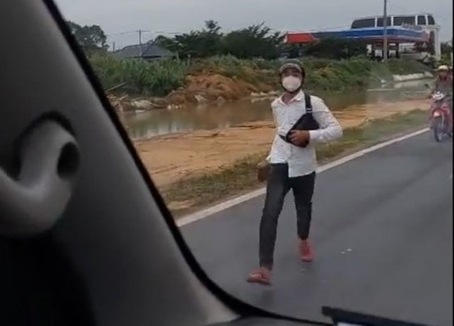 chan duong xe cap cuu anh 2