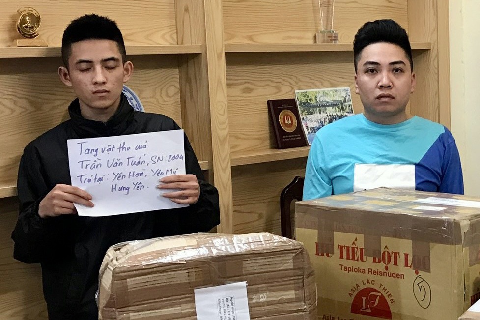 Vo chong chu nha hang dua 62 kg ma tuy tu chau Au ve Viet Nam hinh anh