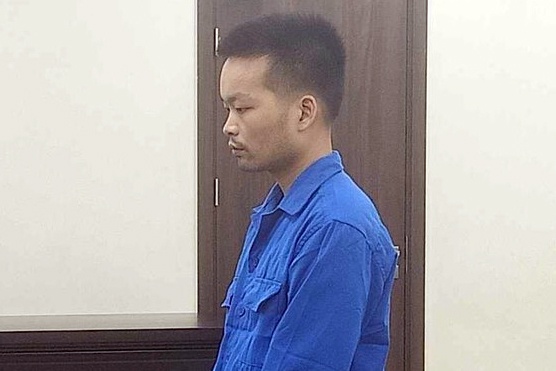 Cuu nhan vien ngan hang loi dung so ho, chiem doat tien ty hinh anh