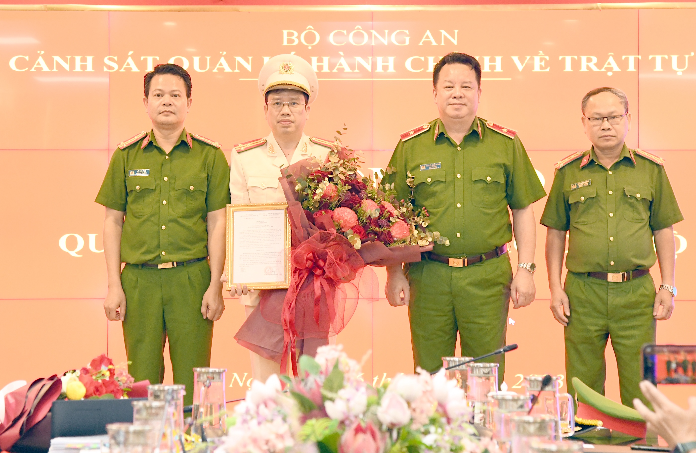 Thuong ta Nguyen Thanh Vinh lam Giam doc Trung tam DLQG ve dan cu hinh anh