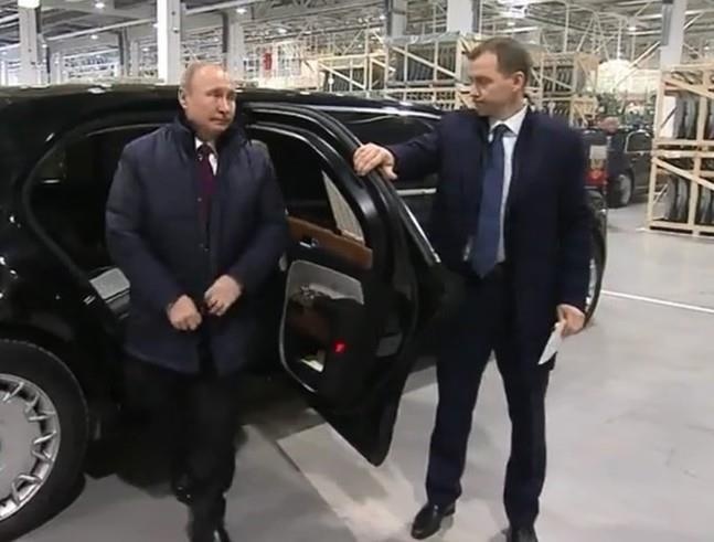 Sieu xe Aurus dua TT Putin toi thi sat nha may Mercedes dau tien o Nga hinh anh